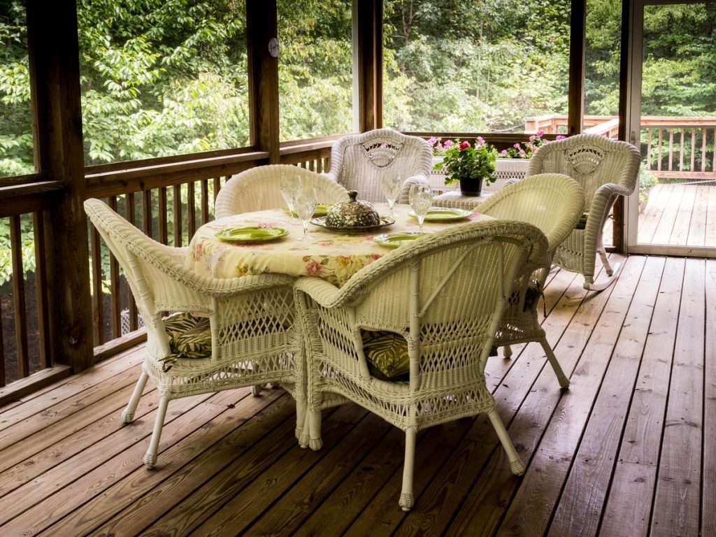 Terrazza con pavimento in legno