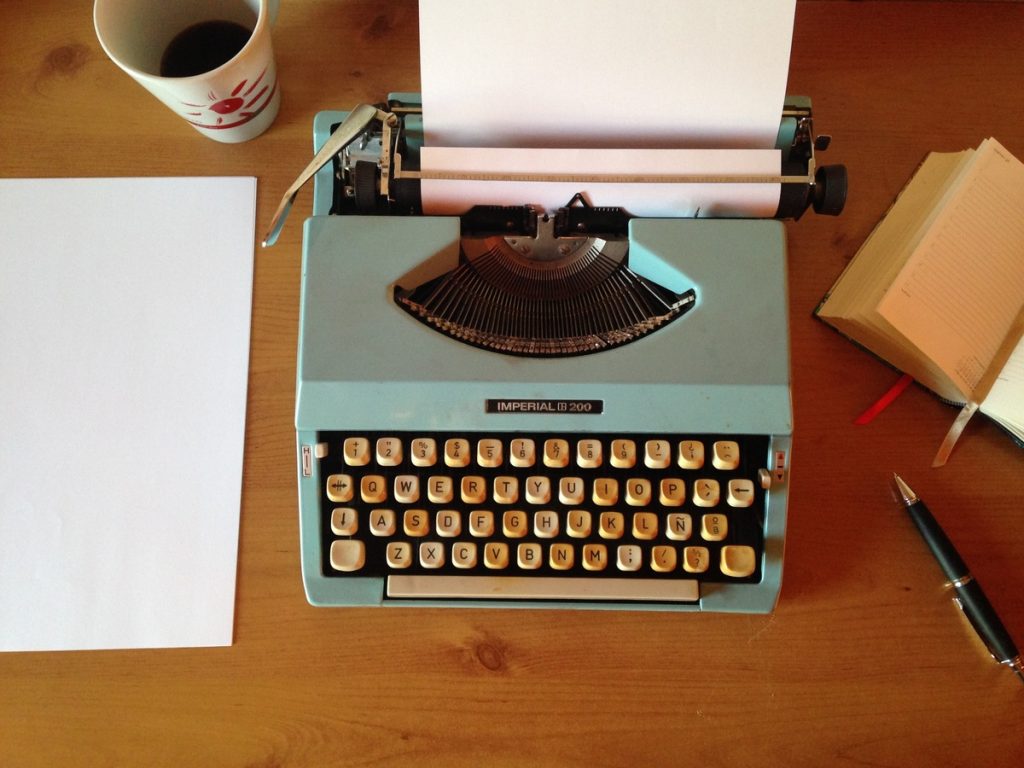 Acccessorio vintage, la macchina da scrivere